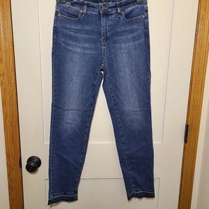 NWOT Talbots Slim Ankle Jean with Raw Hem Size 4